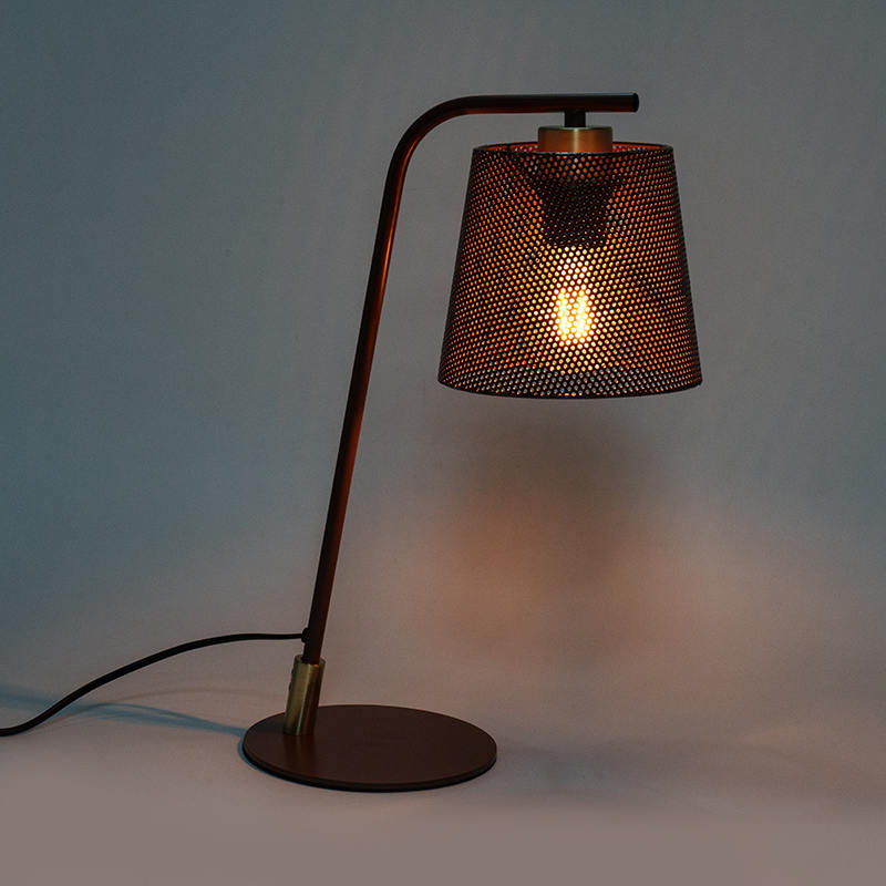 Északi fém kovácsoltvas asztali lámpa