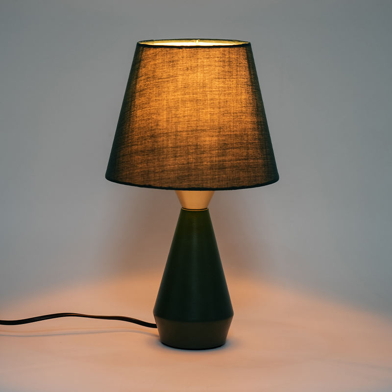 Retro európai fém éjjeli lámpa